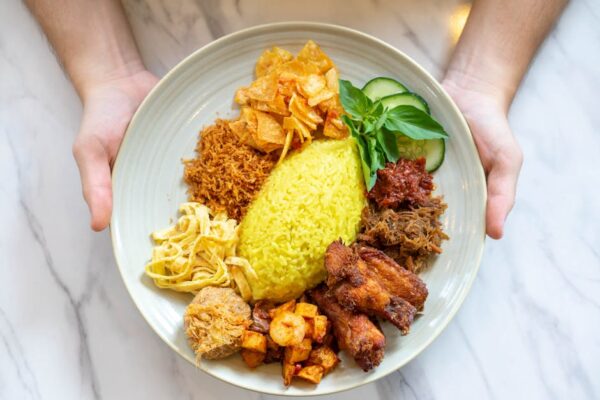 Strategi Pemasaran Digital UMKM Kuliner: Media Sosial untuk Penjualan